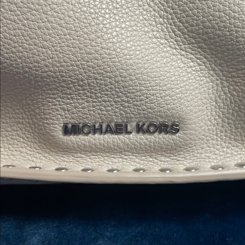 Michael Kors ‘Astor’ Large Leather Hobo - Picture 2 of 15